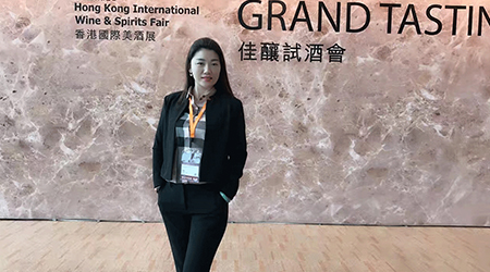 学旗贝精神 创峥嵘事业